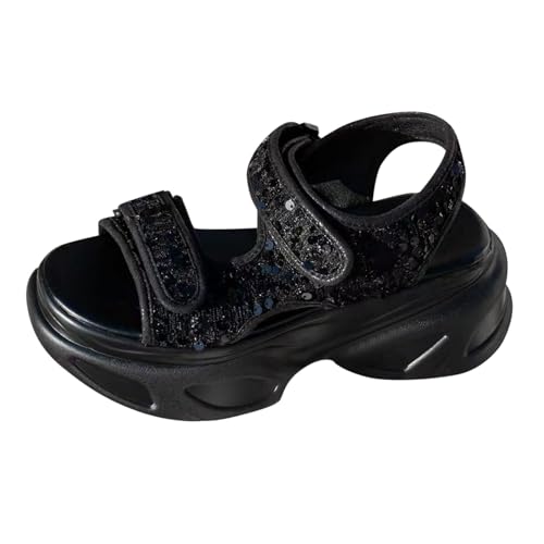 Pantuflas de tacón alto con tacón grueso y acabados elegantes en ceniciento claro