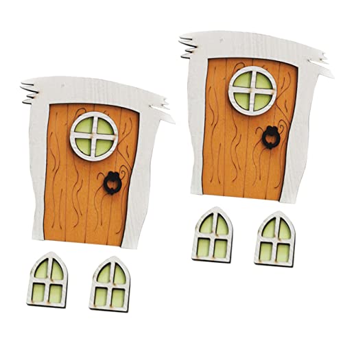Porte de fenêtre féerique en bois pour égayer un jardin extérieur sombre