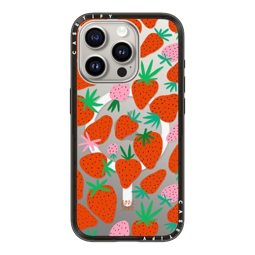 Coque iPhone 15 Pro CASETiFY fraises idéale pour le quotidien urbain et chic