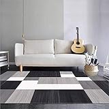 La tela de la alfombra es suave y liviana, y el agarre súper suave puede proteger los dedos de los pies del suelo frío y duro, y brindar una excelente comodidad y efecto de masaje para los pies.