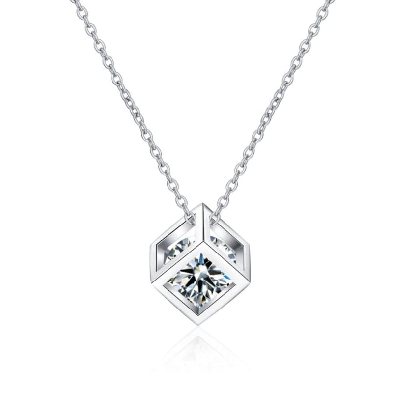Pendentif géométrique en moissanite et argent pour illuminer vos tenues