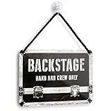Backstage Band Crew Blechschild 18x12cm mit Kordel & Saugnapf - Vintage Flightcase Metallschild - Rock Musik Wanddeko Schwarz - Nostalgie Hängeschild Konzert - Musiker Studio Geschenk