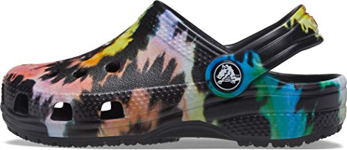 Sabots enfant Crocs Tie Dye parfaits pour les jeux de plage et les après-midis au jardin