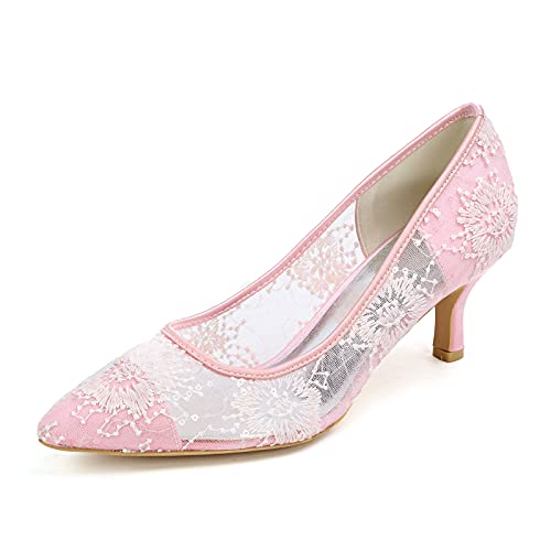 Chaussures à talons mi-hauts en dentelle : l'artisanat délicat du crochet de mariée