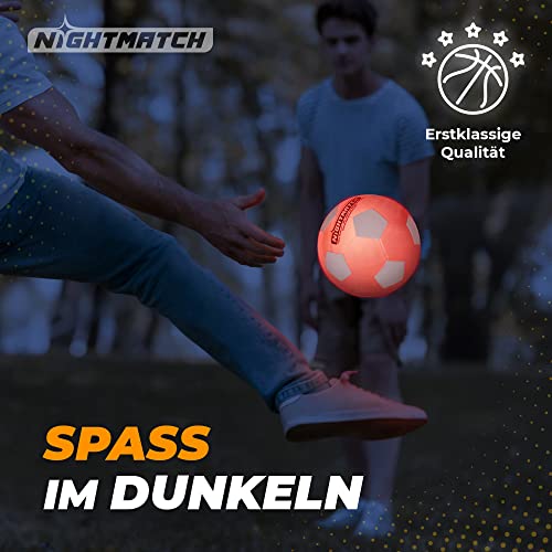 NIGHTMATCH Verlichte voetbal, officiële maat 5, complete set, met 2 sensoren geactiveerde LED's voor plezier in het… - Image 5