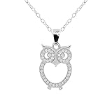 Lazo de moda para mujeres: Sabemos que estás esperando impresionar a la niña que has estado citando durante un tiempo con nuevas joyas. Este colgante de diamante de imitación será el complemento perfecto para cualquier colección de joyas de mujer con su chapado en oro y piedras de circonita.