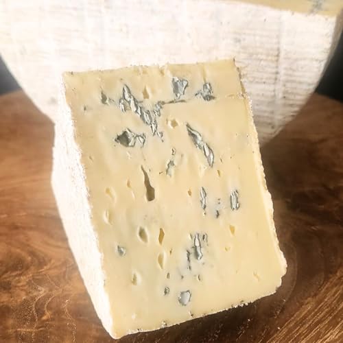 yNature Kioskz OXtFbh u[`[Y g h JC tXY - ZłȂ߂炩Ȑ CEr[ƍD Tome de Laqueuille French Grassfed Blue Cheese Rich & Cr