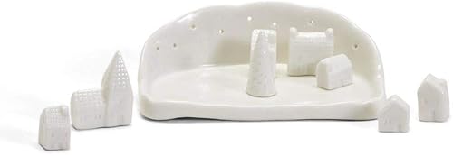 Two's Company Juego de pueblo navideño en miniatura de 9 piezas en caja de regalo