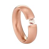 Der Schmuckring, der auch als Designerring oder Verlobungsring auf sich aufmerksam macht ist aus nickelfreiem Edelstahl gefertigt, ist antiallergen und kann von Allergikern getragen werden.