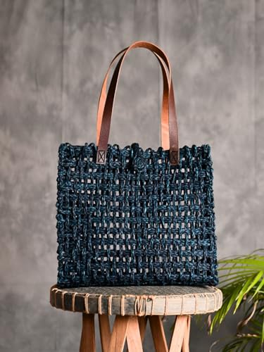 Image of KADAM HAAT Handmade Sabai Grass Lunch Bag (Neer)