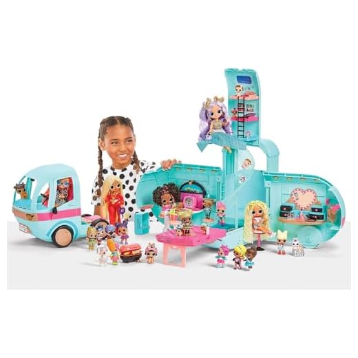L.O.L. Surprise! OMG Glam N' Go Camper Set de Juego con más de 50 sorpresas y Juegos en 360, amueblado con Piscina, tobogán, literas, tocador, Grill, Cabina DJ y más. para niños a Partir de 4 años