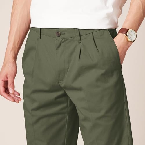 Amazon Essentials Men's Classic-Fit Wrinkle-Resistant Pleated Chino Pant, Olive, 40W x 30L - 3
