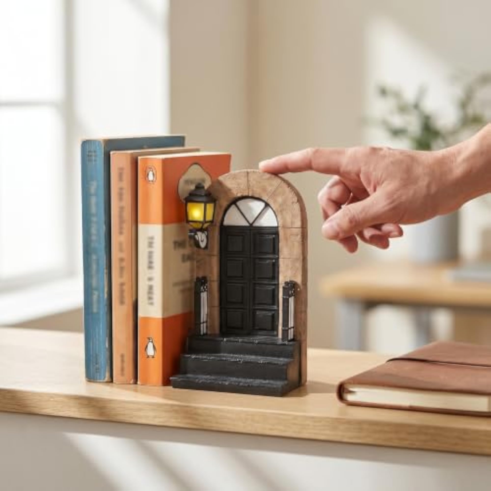Decorative Bookend with Lighted Lantern