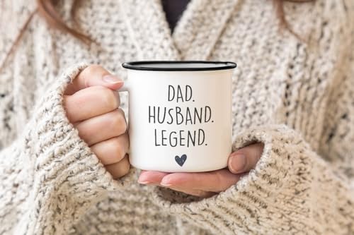 MoonWorks® Emaille-Tasse Mom Wife Boss Dad Husband Legend Geschenk Mama Papa Weiss-schwarz Emailletasse