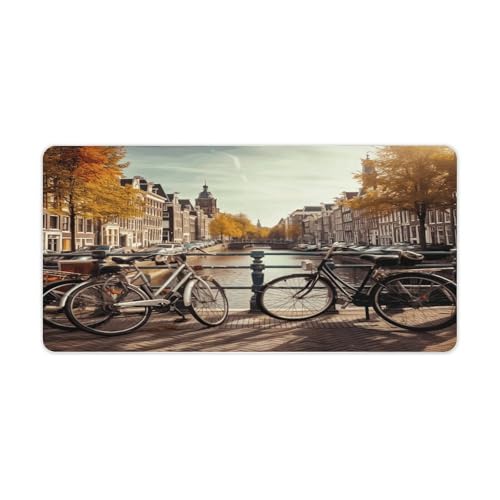 Bicycles in Amsterdam Desk Pad con Base de Goma 30x60 cm