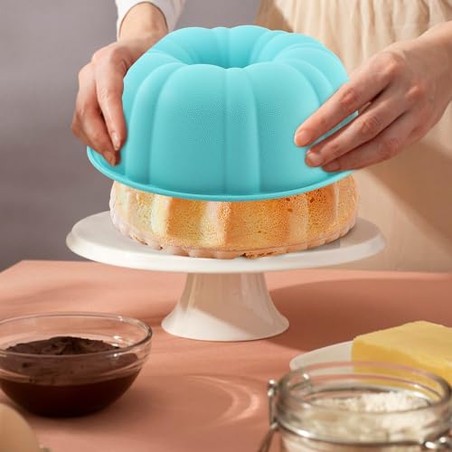 DRAONGYE 9.5 Inch Silicone Fluted Pans, Non-Stick Silicone Bundt Pan with Handle, Home Baking DIY Cake Mold for Cake, Chocolate, Jelly, Bread, Para Gelatinas (Blue, 1 Pcs)