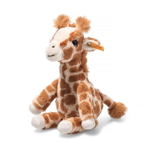 Steiff Gina Giraffe Hellbraun gefleckt 23 cm, Soft Cuddly Friends, aufrecht sitzend durch Granulatsäckchen, Kuscheltier Giraffe, Zootier Plüschtier, Flauschiges Safari-Tier