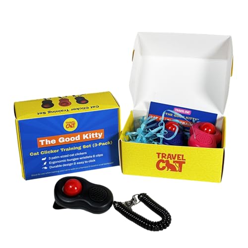 Training a cat using TRAVEL CAT clicker