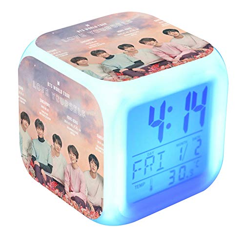 Kingmia Wecker, LED Digital Farbwechsel Wecker 7 Farbige Batterien Betrieben Nachtlicht Alarm(H08)