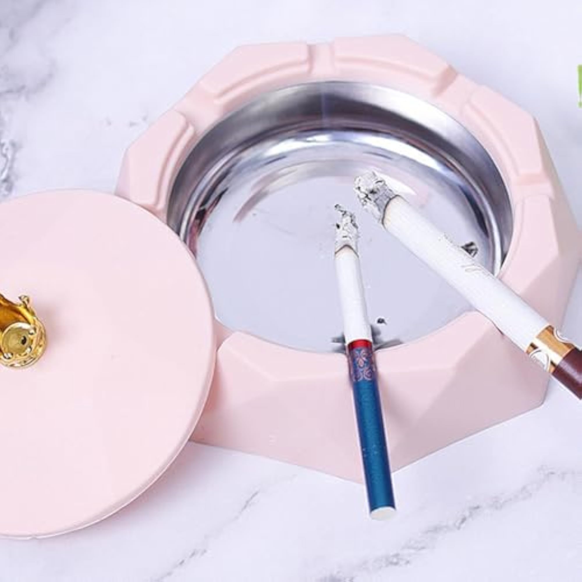 Large Capacity Desktop Ashtray with Lid