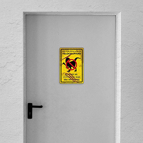 Placa Decorativa em Acrílico, Beek Geek's Stuff, tamanho 24x16cm, modelo ATAQUE DINOSSAUROS, Amarel