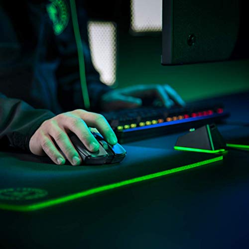 Razer Muelle de Carga rápida con iluminación RGB Chroma y patas antideslizantes Gecko 2