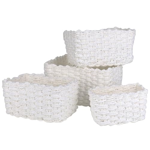 Salvaspazio ed elegante: un set di 4 piccoli cestini in vimini per cesti in 4 misure si abbina a qualsiasi arredamento ed è perfetto per organizzare asili, camerette dei bambini e bagni, offrendo una casa ordinata e organizzata.