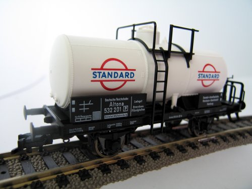 Preisvergleich Produktbild Fleischmann 5422, H0-Kesselwagen "Standard", DR