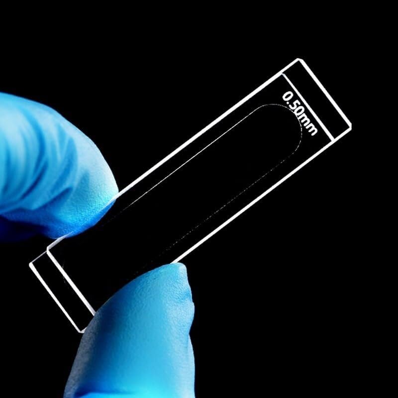 1 szt. kuweta kwarcowa o grubości 0,5 mm, pojemność 120 µl | japońskie szkło kwarcowe | termostabilna | zakres długości fali nm–2500 nm(0.5mmGlue bonding)