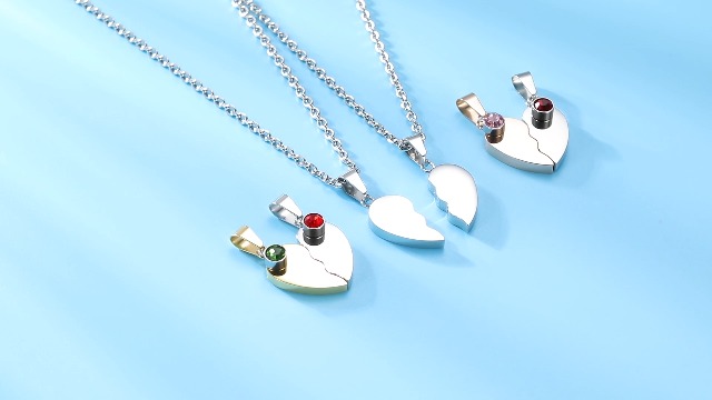 Amazon.com: MunkiMix Personalized Couple Necklace Custom 2 Half