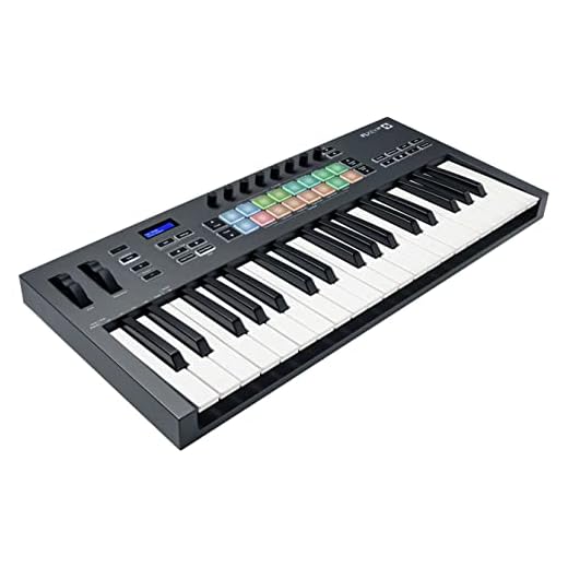 Novation FLkey 37 - Controller MIDI a tastiera, con integrazione per FL Studio, Modalità Accordi e Modalità Scala. Tutto il software di cui hai bisogno per produrre la tua musica