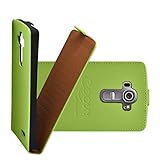 La funda COOVY es de piel sintética sólida y resistente, y se sujeta muy cómodamente en la mano. Para proteger la pantalla, su interior está revestido con un material especialmente suave.