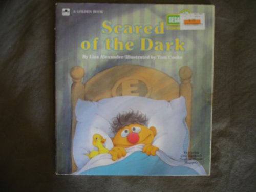 Scared of the Dark-Sesame Street Growing-Up Boo... 0307290069 Book Cover