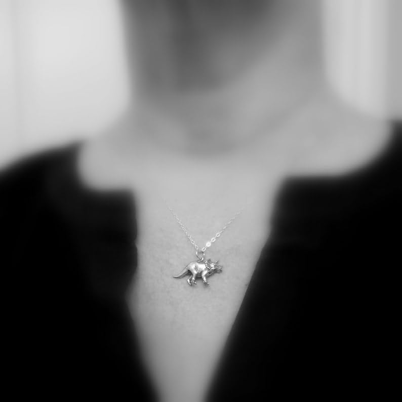Collar de triceratops en plata 925 con cadena de 45 cm 3