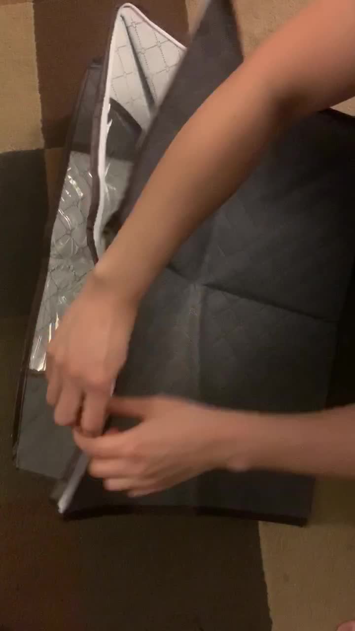 Unboxing of storage bag on Amazon Live