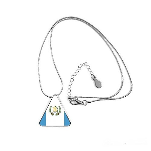 Collier pendentif Guatemala en triangle au design géométrique soigné