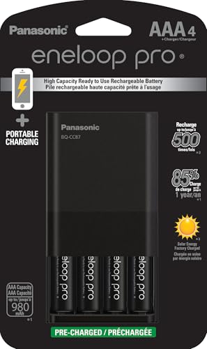 Panasonic K-KJ87K3A4BA - Cargador de batería individual con tecnología de carga portátil y 4 pilas recargables AAA Eneloop Pro, color negro