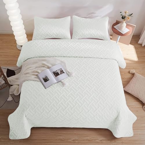 Image of BSB HOME 100% Cotton Ultrasonic 280 Tc Solid King Size Quilted Bed Cover /Bedspread /Rajaai with 2 Pillow Case, (Luxurious, Pure White, 90X100 Inches, 254X228 cm)