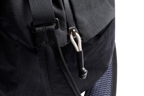 Bellroy Lite Duffel (lightweight technical duffel bag) - Black - Thumbnail 4