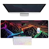 Multifonction : conçu pour être polyvalent, ce sous-main protège votre table des rayures, des éraflures, des déversements et de l'usure quotidienne. Son design allie protection, facilité et attrait esthétique sans effort, ce qui en fait un choix fiable pour le bureau, les jeux ou les environnements domestiques où le confort et l'harmonie visuelle comptent le plus.