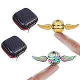 fidget spinner dorado [fidget spinner fácil de transportar]: el paquete del producto incluye: 2 piezas de fidget spinners y 2 piezas de caja de almacenamiento, la caja de almacenamiento se puede colocar bien para el juguete de mano fidget spinner golden snitch es compacto y fácil de transportar. textura de metal fidget spinner , fuerte durabilidad, estilo fresco. fidget spinner mantiene tus manos libres de tu teléfono. ¡Cada ala exterior tiene otro rodamiento de bolas para equilibrar perfectamente el spinner!