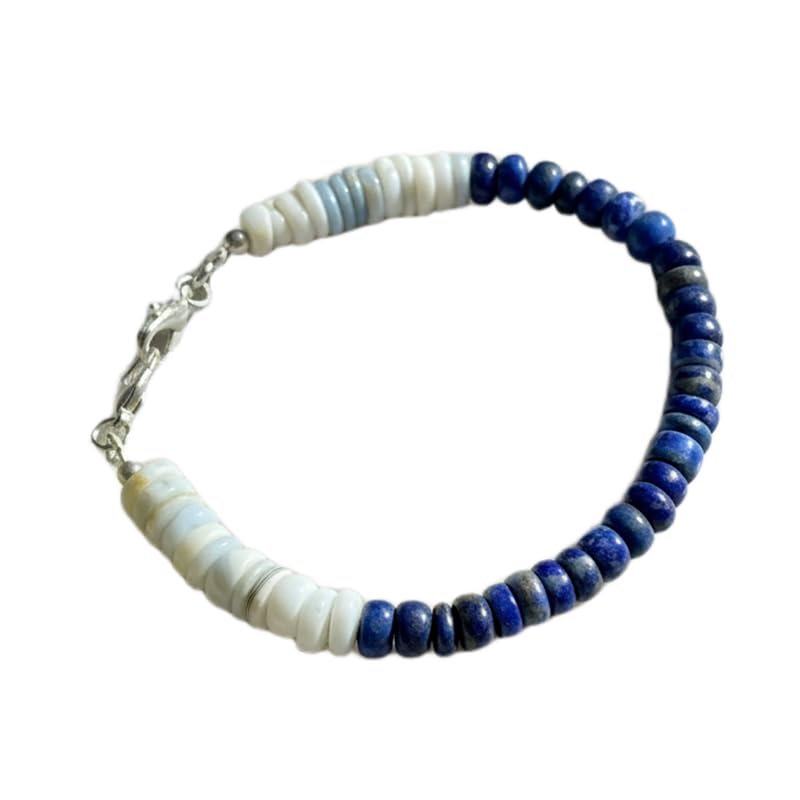 Bracelet opale et lapis-lazuli bleu et blanc pour vos looks d'été