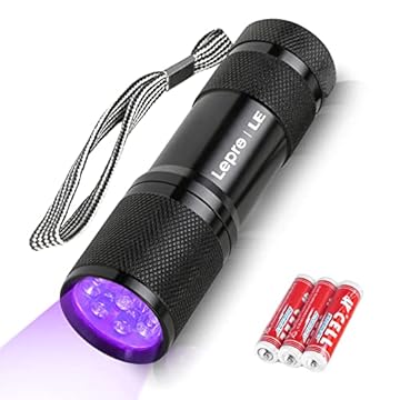 Lepro Torcia UV LED Portatile con 9 LED, Lampada UV in Metallo 395 nm, Torcia Ultravioletti a Luce Nera IPX4 Impermeabile per Rilevatore di Urina di Cane/Gatto, Cosmetici, 3 Batterie AAA Incluse…
