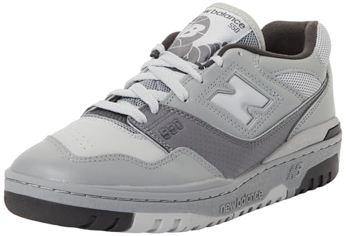 Consigue el ajuste perfecto con los cordones ajustables. Su piel y malla garantizan durabilidad y un estilo deportivo. La suela de goma te da el agarre que necesitas para cualquier aventura.