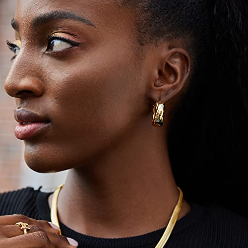 Image of FRUMOS 18K Gold Plated Chunky Hoop Earrings for Women Fashion Thick Gold Hoops Set Jewelry for Birthday Christmas Gifts