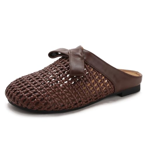 Mules plates tressées au design ajouré offrant confort et maintien au quotidien