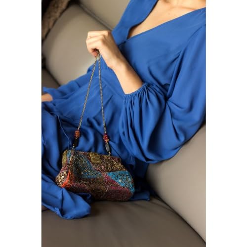 Bolsa Clutch em Tecido Bordada Colorida com Miçangas e Pedrarias Moda Feminina Luxo Festa Casamento