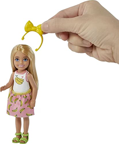 Muñeca Barbie Chelsea con accesorios y mascota miniatura 2