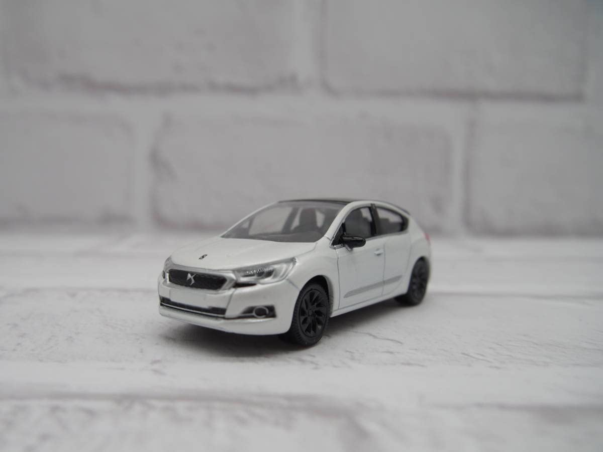 Amazon | 1/64 ミニカー DS AUTOMOBILES DS4 ホワイト×ブラック ノレブ