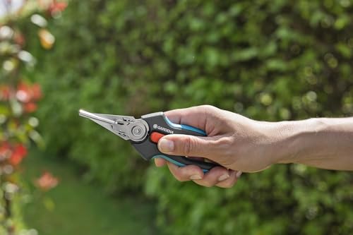 Sécateur GripCut GARDENA Fonction de préhension pour couper et tenir en main d'une seule main - vue 7